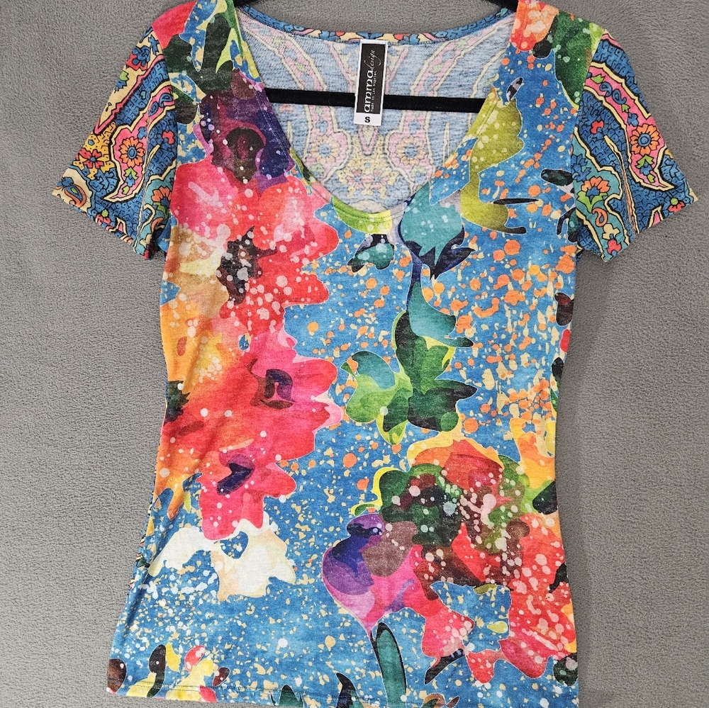 Amma Design Printed VNeck Short Sleeve Top Small Floral Splatter Artsy Rainbow